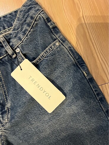 32 Beden 32 bed en mavi renk Trendyol milla marka kot pantolon ????