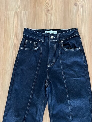 Diğer 34 beden lacivert renk hafif Licralı Dilvin marka kot pantolon ?