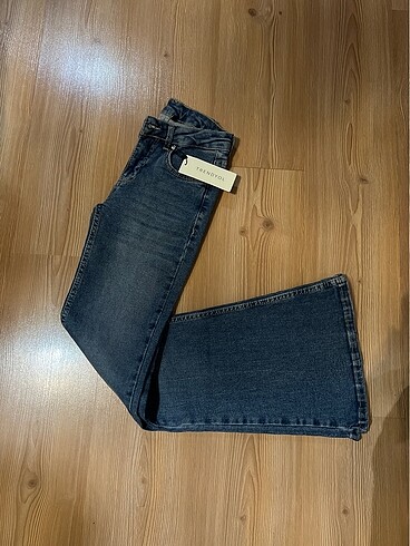 32 beden yarı Licralı mavi renk kot pantolon ????
