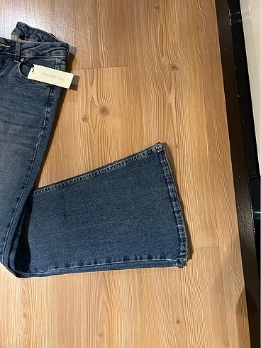 32 Beden 32 beden yarı Licralı mavi renk kot pantolon ????