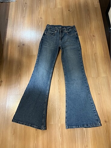 36 beden mavi renk Licralı İspanyol paça kot pantolon ????