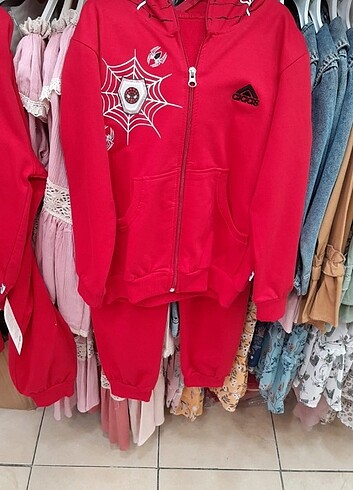 Spoderman karakterli takım 