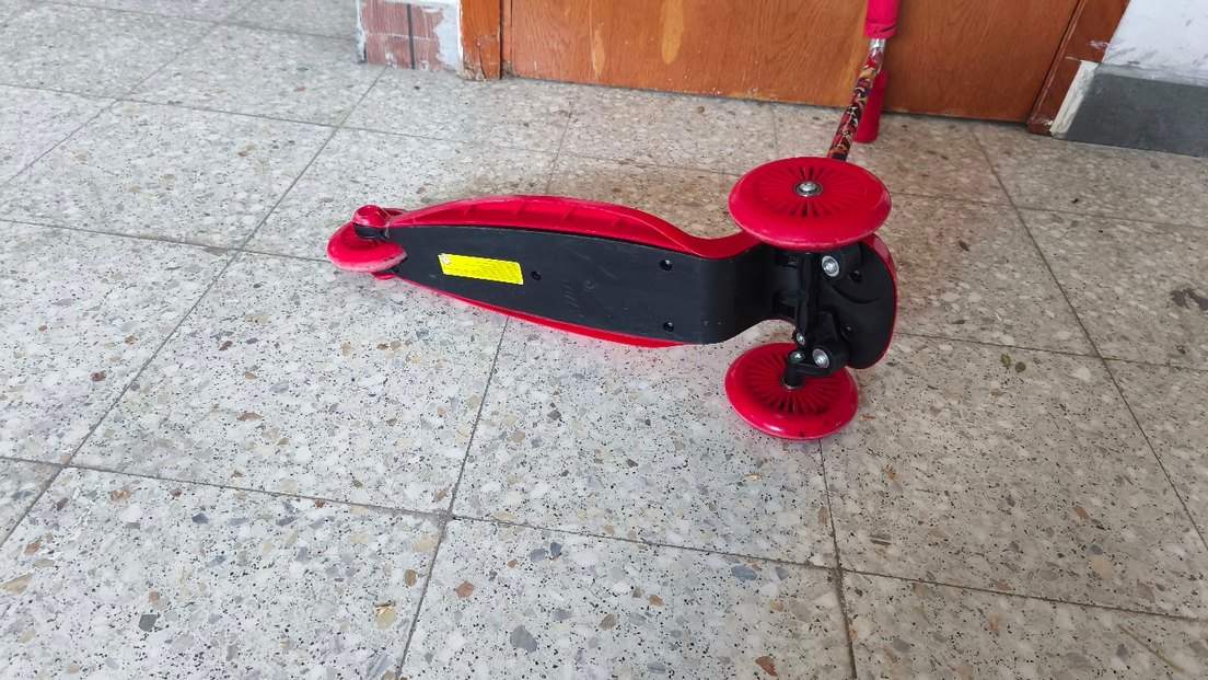 Süper Hero Renkli Kız Çocuk Scooterı - Görsel 3