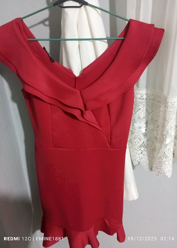 Kırmızı mezuniyet elbisesi - Görsel 4