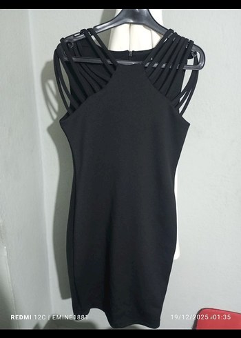 Siyah V Yakalı İnce Askılı Mini Kadın Abiye - Görsel 4