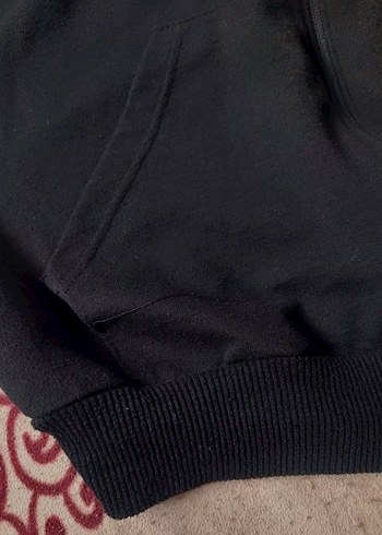 Adidas Siyah Uzun Kollu Kapüşonlu Ceket sadace adidas logosu yok