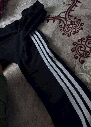 l Beden Siyah Uzun Kollu Kapüşonlu Ceket sadace adidas logosu yok