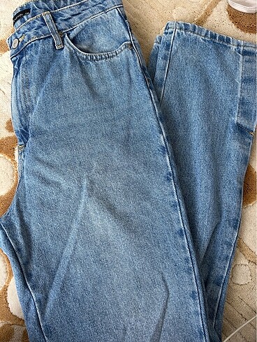Yırtmaçlı pantolon