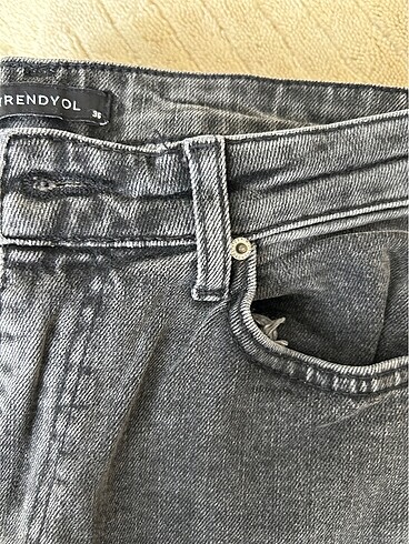 Trendyol & Milla Yırtmaçlı pantolon