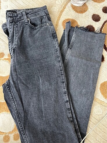 Yırtmaçlı pantolon