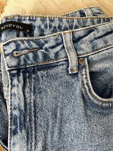 Trendyol & Milla Yırtmaçlı pantolon