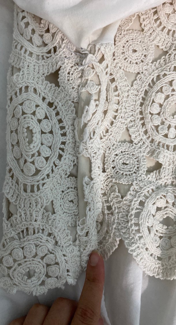 Dantel Detaylı Bohem Beyaz Kolsuz Bluz - Görsel 2