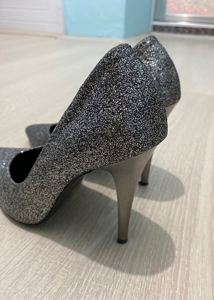 Topuklu ayakkabı - Görsel 2