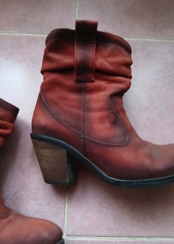 Kırmızı Süet Topuklu Kadın Bot - Görsel 3