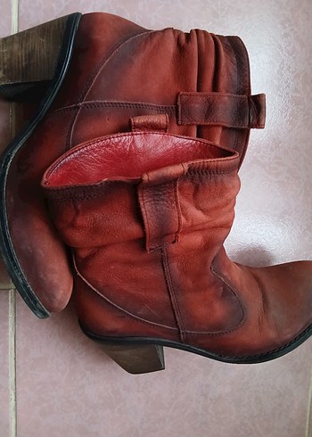 Kırmızı Süet Topuklu Kadın Bot - Görsel 2