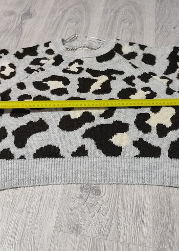 Gri Zebra Desenli Örgü Kadın Kazak - Görsel 3