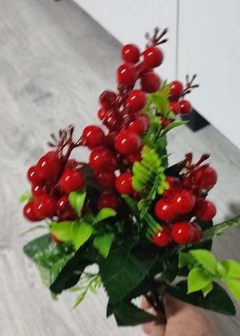 Kırmızı Yapay Meyve ve Yaprak Dekorasyonu - Görsel 4