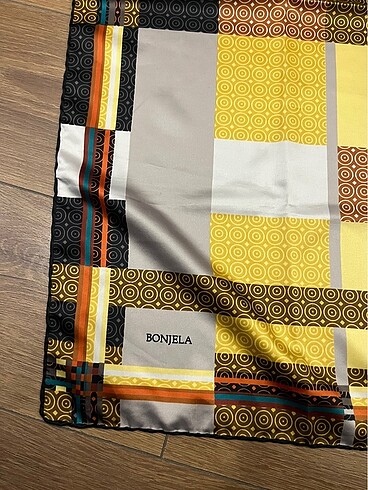 Burberry Bon jella ipek eşarp