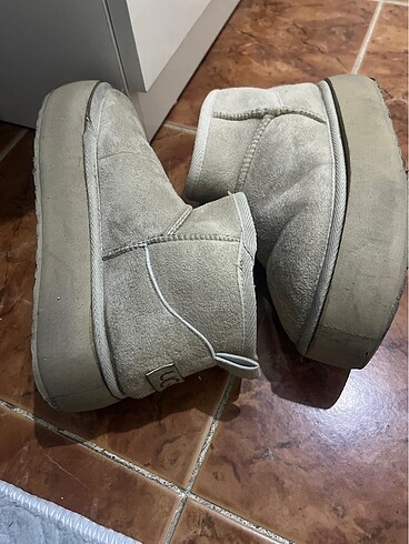 Ugg 38