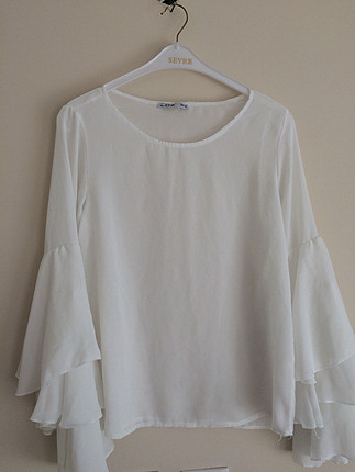 Beyaz bluz gömlek