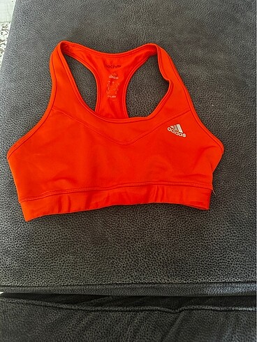 Adidas sporcu sütyeni