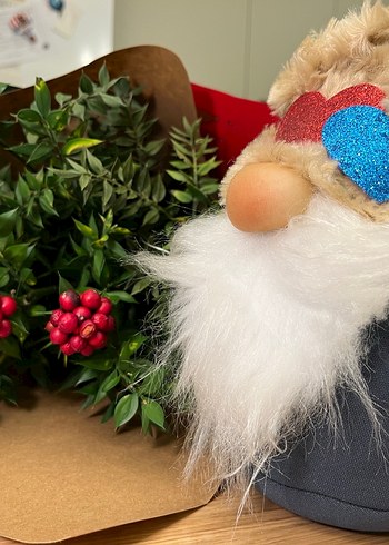 Renkli Kalp Detaylı Cüce Figür - Görsel 3