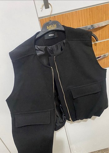 Kemer Detaylı Siyah Kadın Deri Yelek - Görsel 2