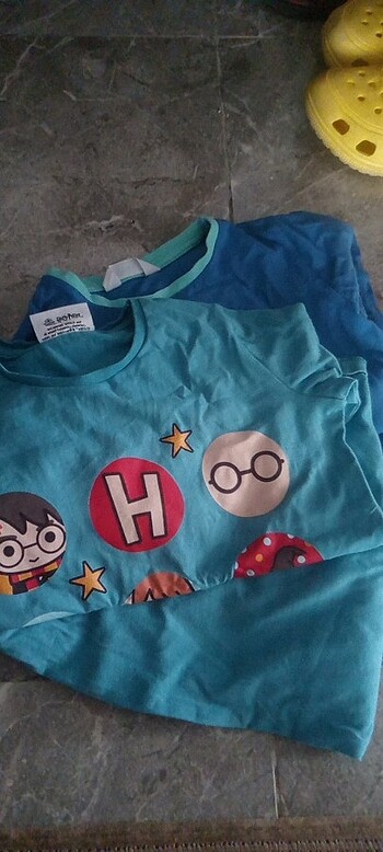 5 Yaş Beden çeşitli Renk 2adet pijama takımı 150?