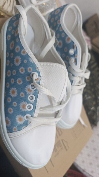 Papatyalı Converse 