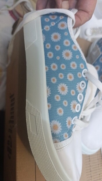 37 Beden beyaz Renk Papatyalı Converse 