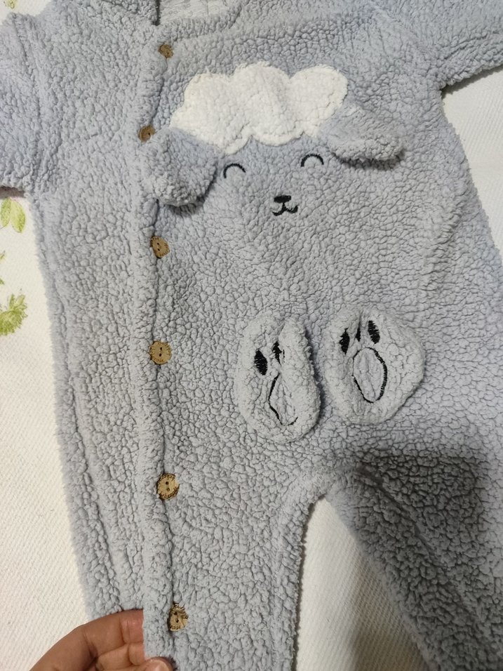 Gri Nakışlı Örme Bebek Tulumu - Görsel 2