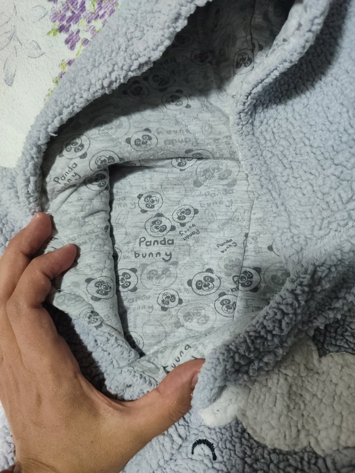 Gri Nakışlı Örme Bebek Tulumu - Görsel 3