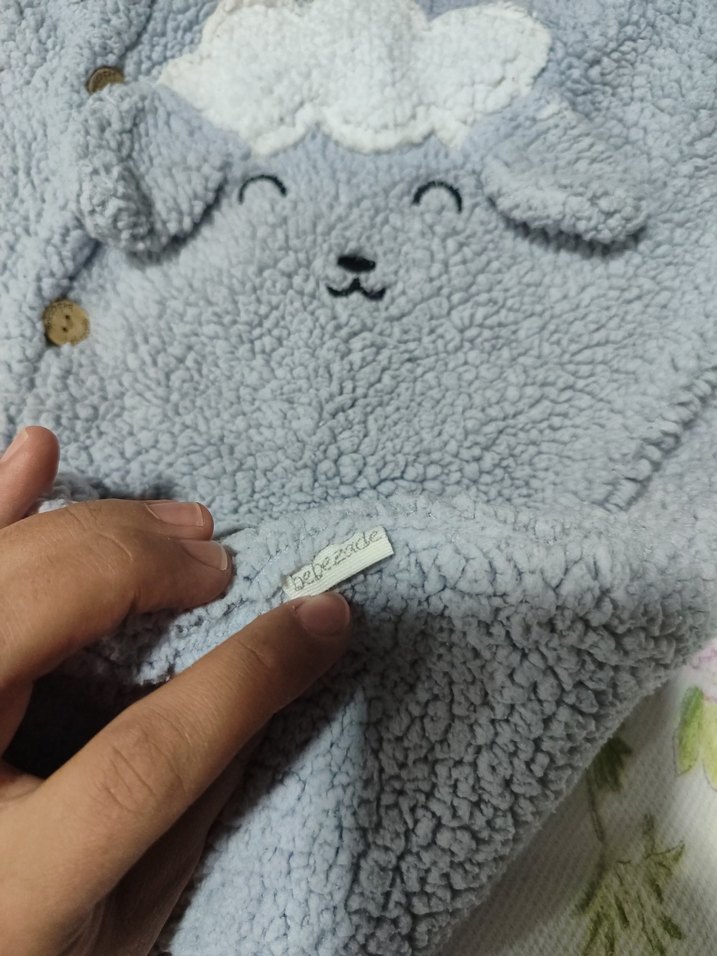 Gri Nakışlı Örme Bebek Tulumu - Görsel 5