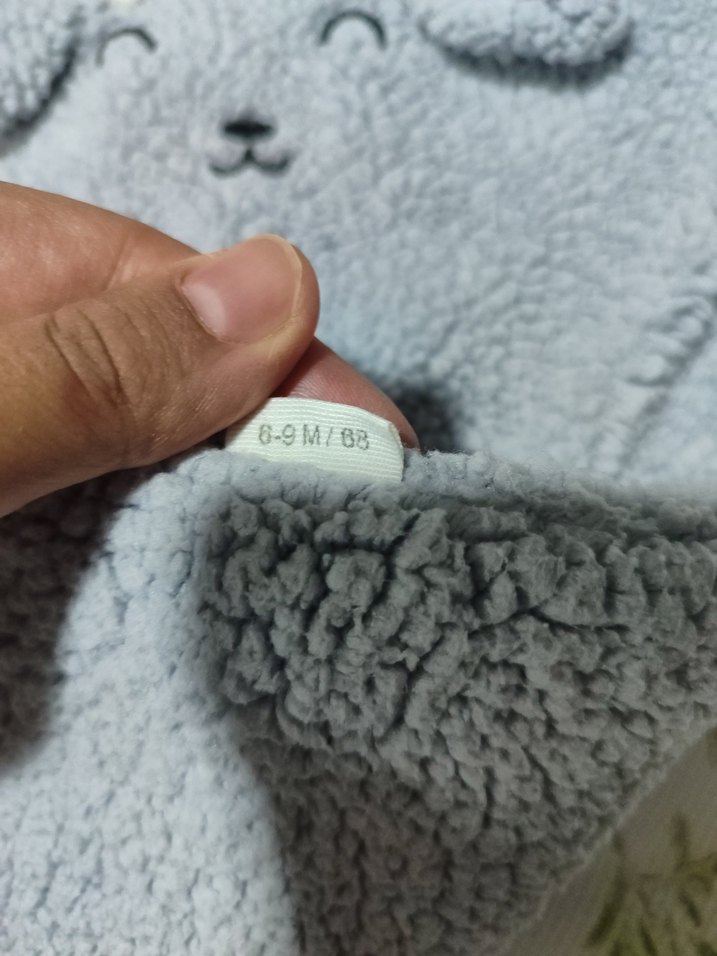 Gri Nakışlı Örme Bebek Tulumu - Görsel 4