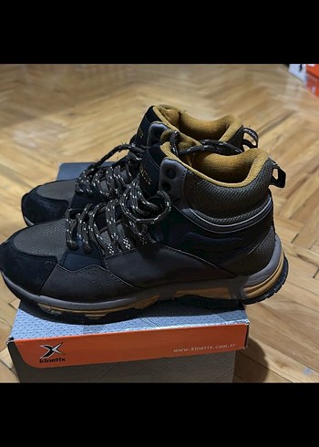 Siyah Yılan Desenli Bağcıklı Erkek Outdoor Bot - Görsel 2