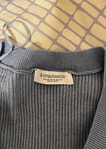 Stradivarius V Yaka Kadın Triko Kazak