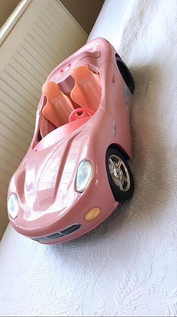 Barbie bebek arabası