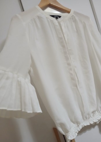 Kadın Beyaz Pamuklu Fırfırlı V Yaka Bluz - Görsel 2