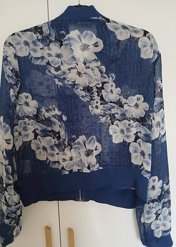 Çiçek Desenli Mavi Denim Kadın Ceket - Görsel 3