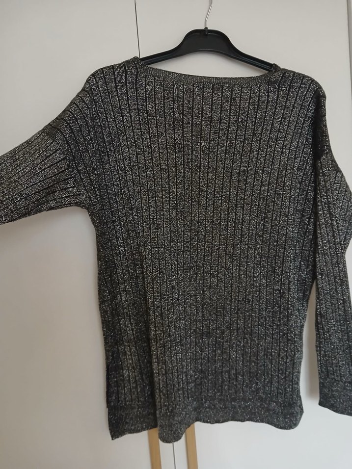 Gri V Yakalı Triko Kadın Kazak - Görsel 3