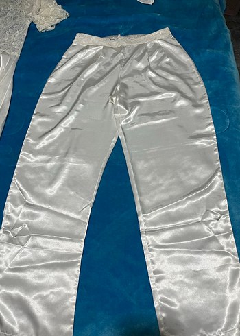 Kadın Parlak Beyaz Kısa Kollu gecelik takımı saten kumaş - Görsel 7