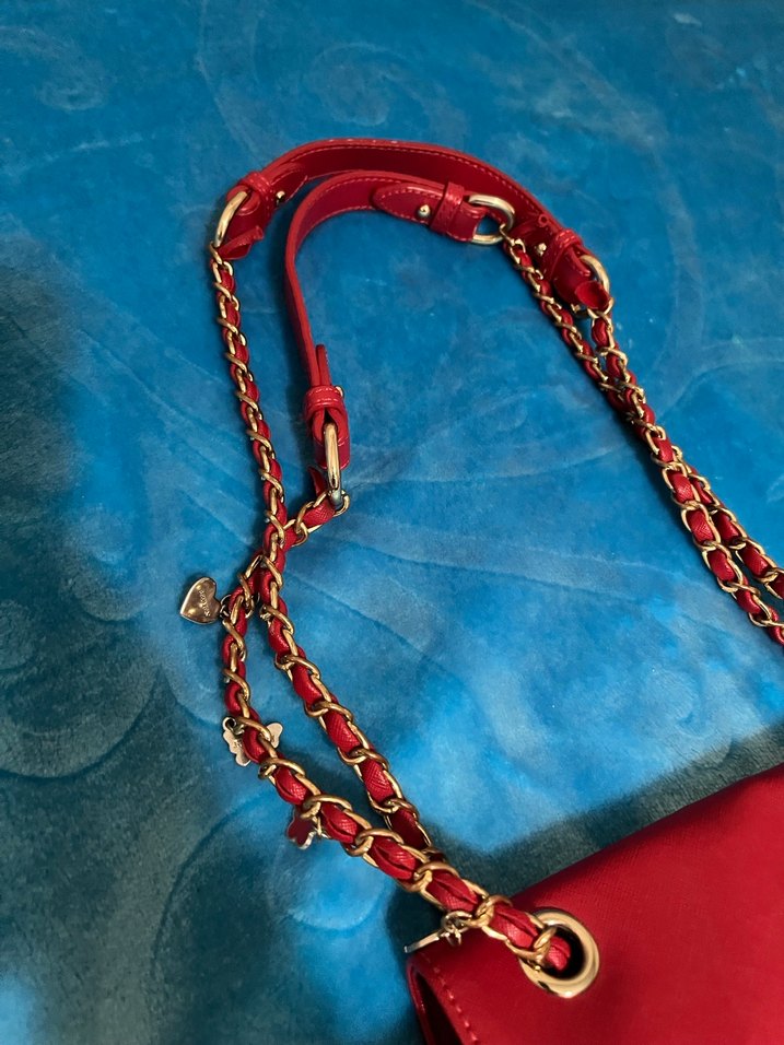 Zincir Detaylı Kırmızı Deri Kadın Çanta - Görsel 3