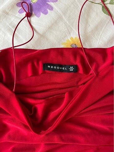 Kırmızı büzgülü straplez ipli mezuniyet elbisesi - Görsel 5