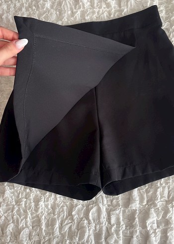 Siyah Şort Etek - Görsel 2