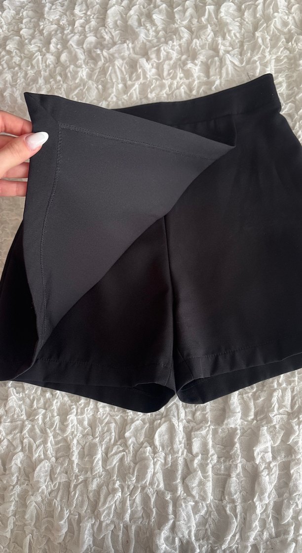 Siyah Şort Etek - Görsel 2