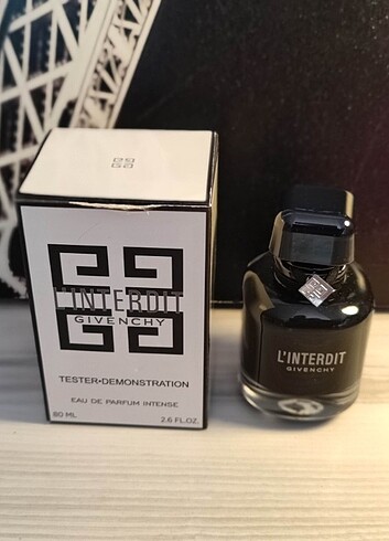 GIVENCHY 