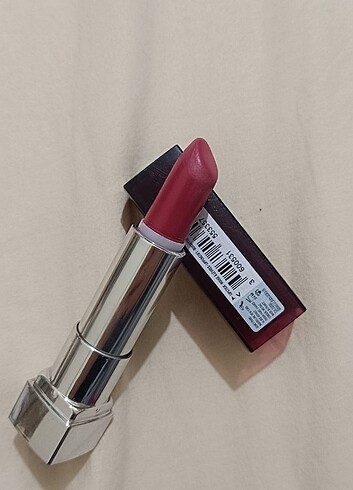 Maybelline ruj gorseldeki kadar kullandım 