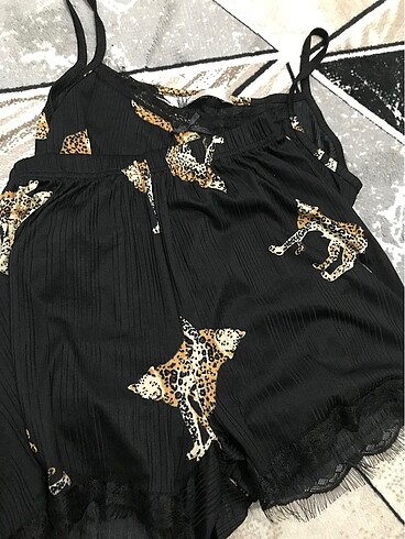 Victoria s Secret Leopar desenli ipli takım