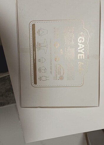 Zara Hastane Çıkışı