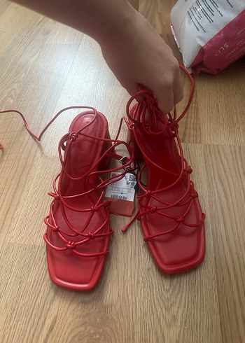 39 Beden Stradivarius Kırmızı Bohem Blok Topuklu Sandalet 39